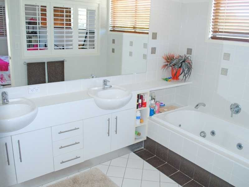 21 Boundary Street, Currumbin Waters QLD 4223