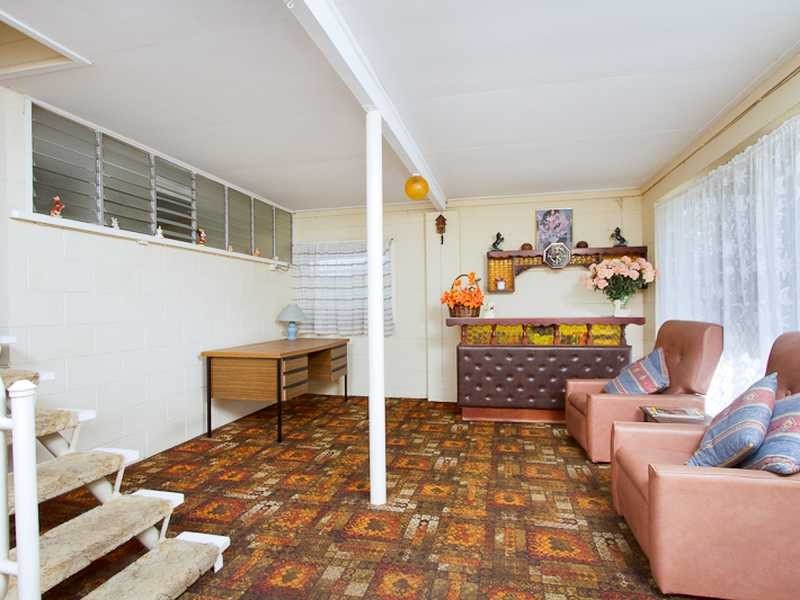 16 Hawaii Avenue, Palm Beach QLD 4221