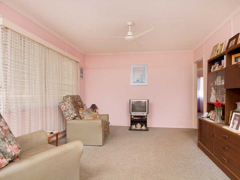 16 Hawaii Avenue, Palm Beach QLD 4221