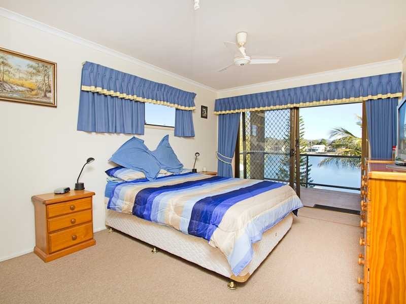 82 Parnki Parade, Palm Beach QLD 4221