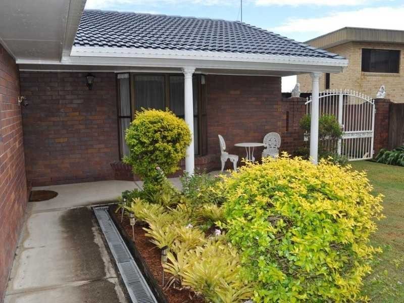 24 Currant Street, Elanora QLD 4221