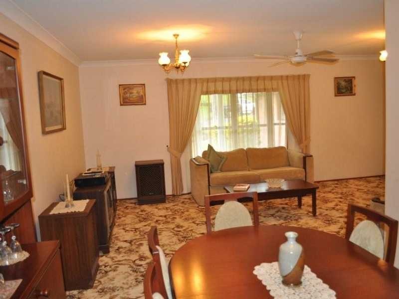 24 Currant Street, Elanora QLD 4221