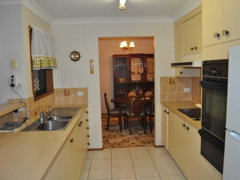 24 Currant Street, Elanora QLD 4221