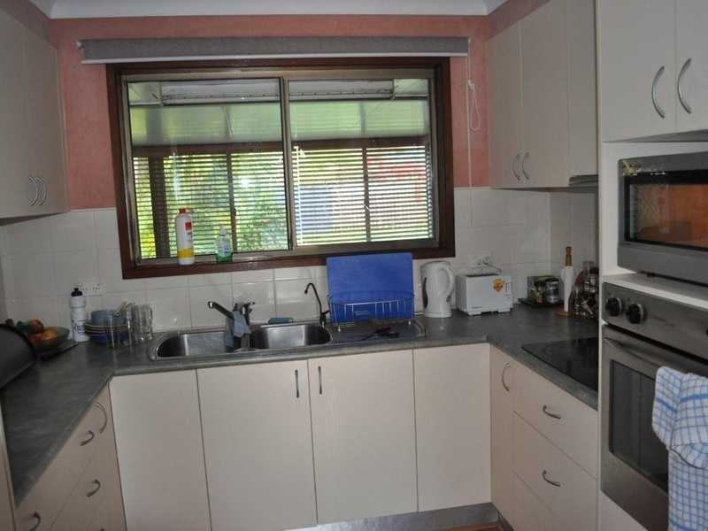 11 Walnut Street, Elanora QLD 4221