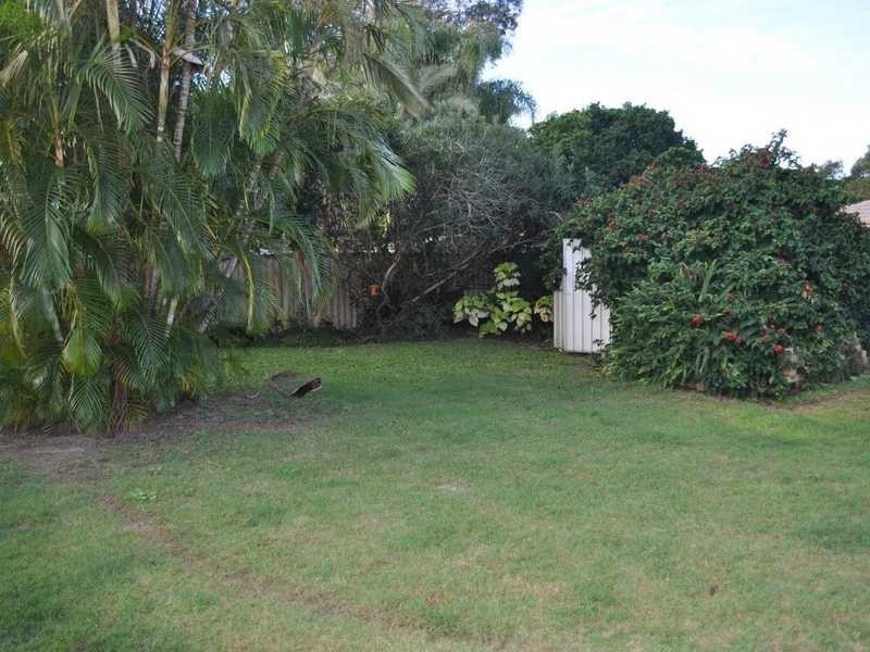 11 Walnut Street, Elanora QLD 4221