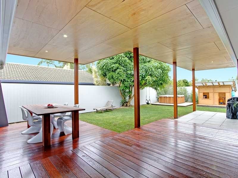 21 Melaleuca Drive, Palm Beach QLD 4221