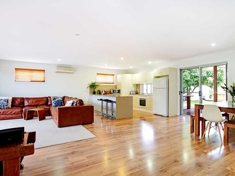 21 Melaleuca Drive, Palm Beach QLD 4221