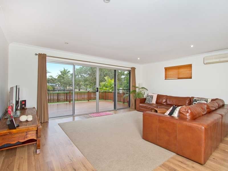 21 Melaleuca Drive, Palm Beach QLD 4221