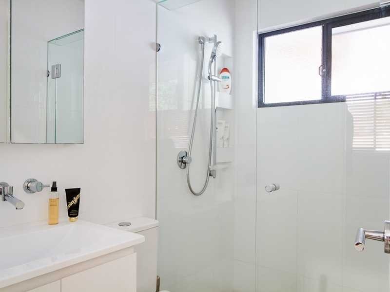 21 Melaleuca Drive, Palm Beach QLD 4221