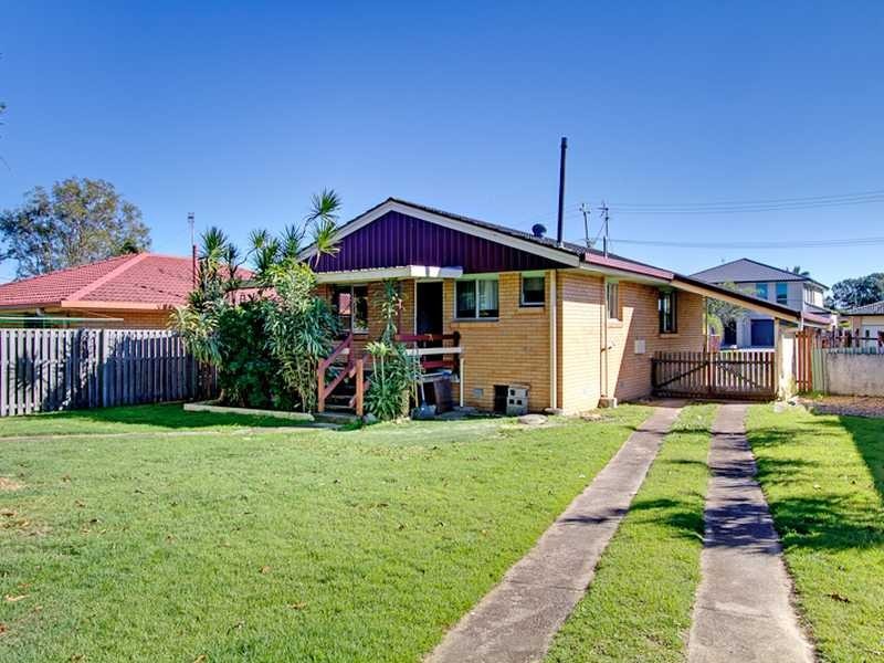 34 Tenth Avenue, Palm Beach QLD 4221