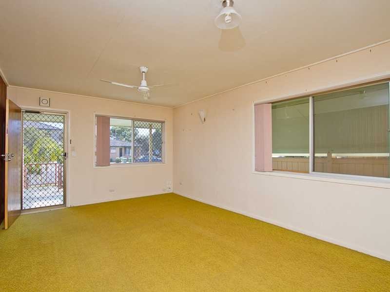 34 Tenth Avenue, Palm Beach QLD 4221