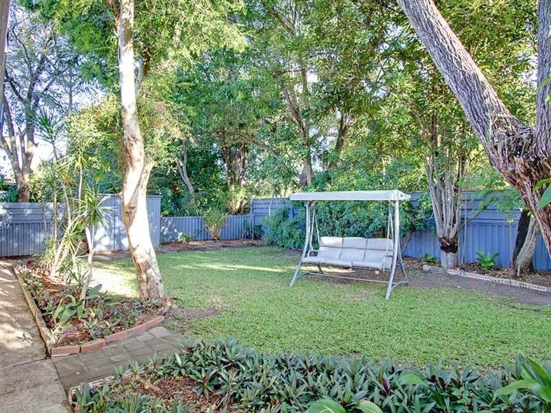 20 Flores Street, Palm Beach QLD 4221