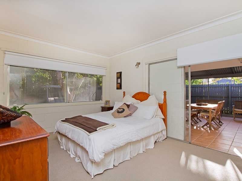20 Flores Street, Palm Beach QLD 4221