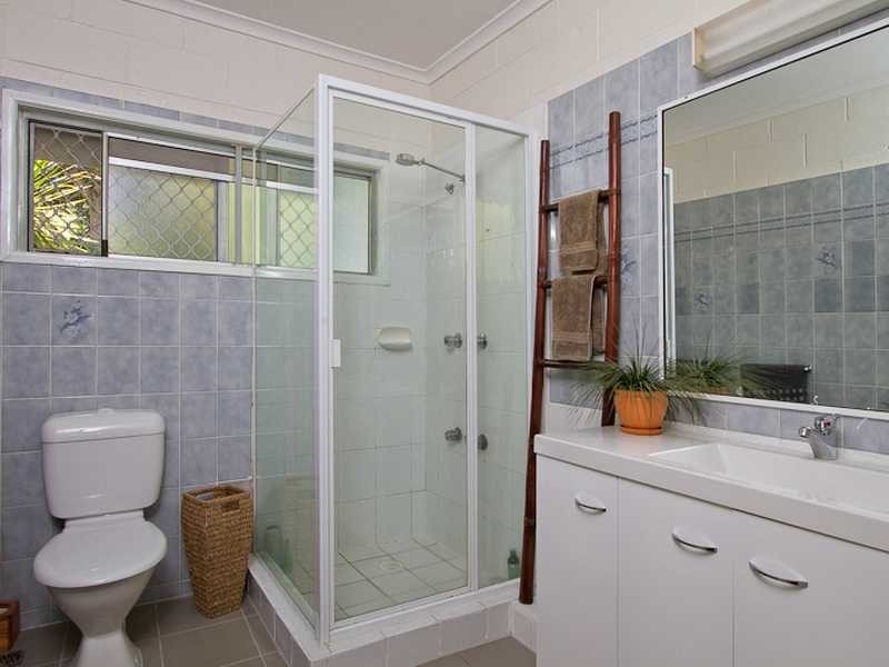 20 Flores Street, Palm Beach QLD 4221