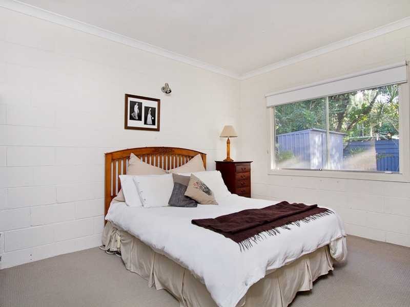 20 Flores Street, Palm Beach QLD 4221