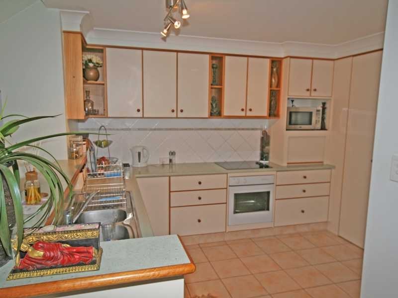 2/11 Barracuda Court, Palm Beach QLD 4221