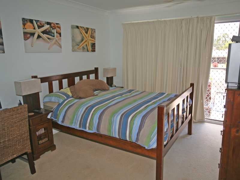 2/11 Barracuda Court, Palm Beach QLD 4221