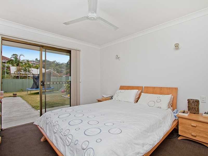 1 Ironbark Street, Elanora QLD 4221