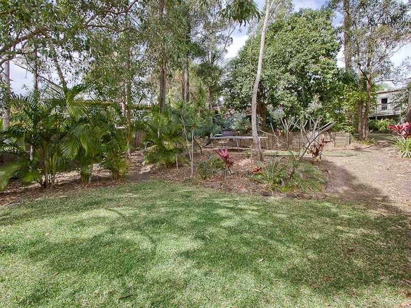 8 Currant Street, Elanora QLD 4221