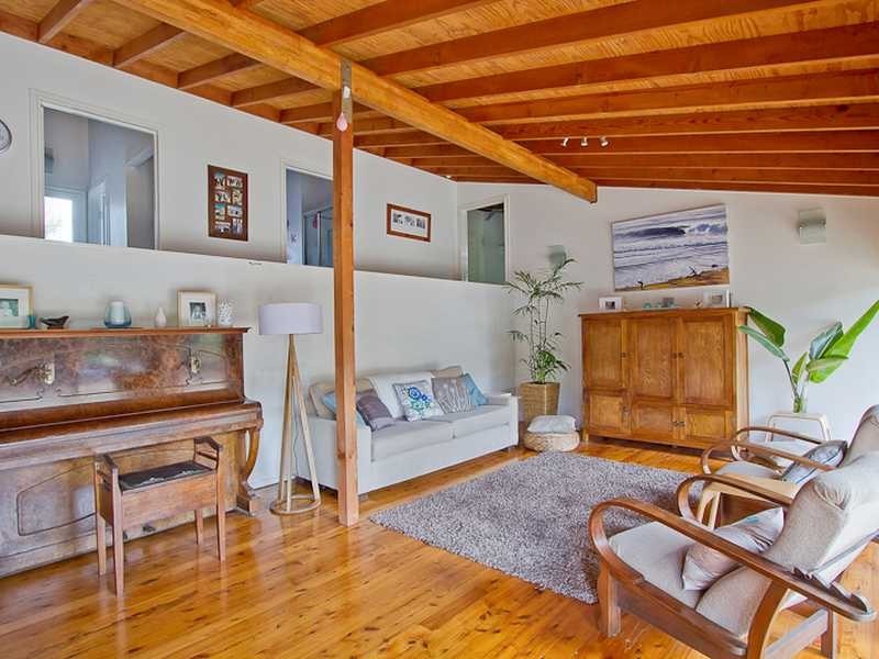 8 Currant Street, Elanora QLD 4221
