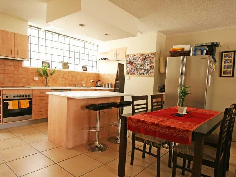 2/34 Hayle Street, Burleigh Heads QLD 4220