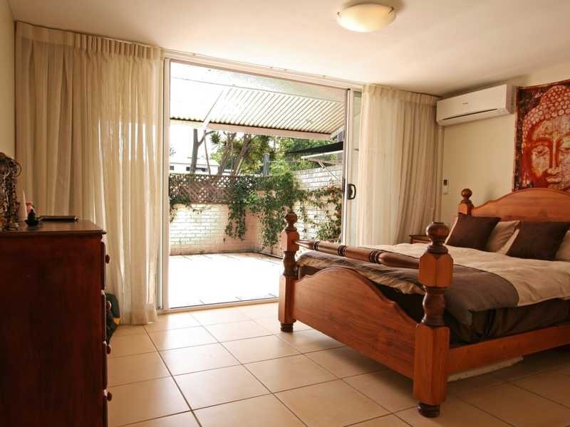 2/34 Hayle Street, Burleigh Heads QLD 4220