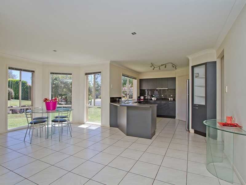 100 Silver Glade Drive, Elanora QLD 4221
