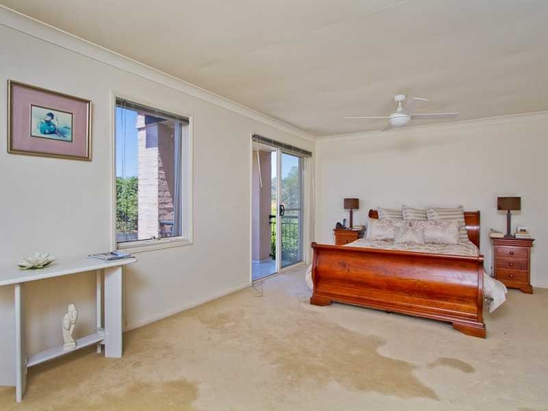 100 Silver Glade Drive, Elanora QLD 4221