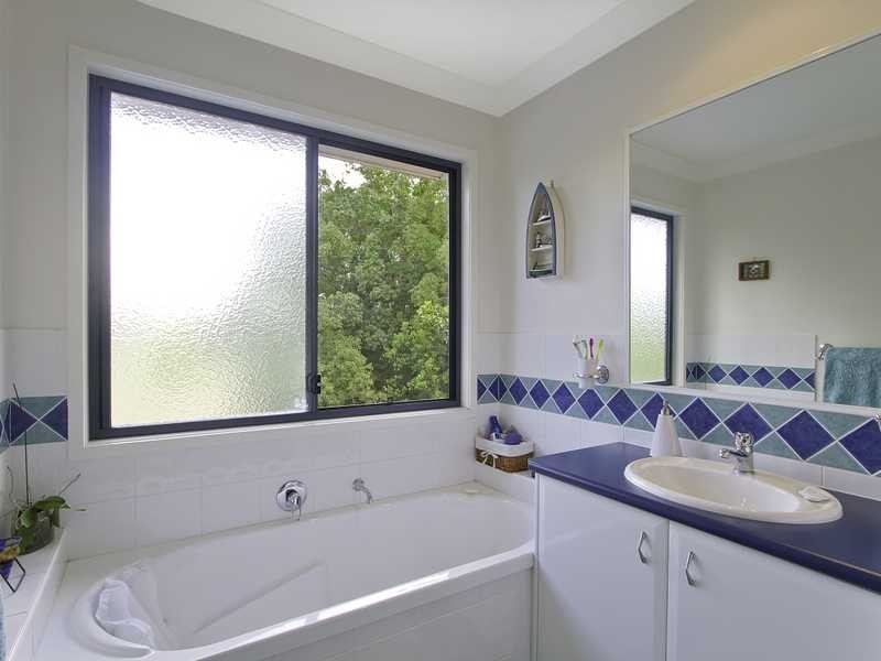 19 Nyoka Court, Elanora QLD 4221