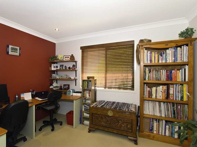 19 Nyoka Court, Elanora QLD 4221