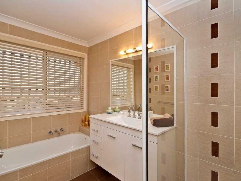 9 Carilla Place, Elanora QLD 4221