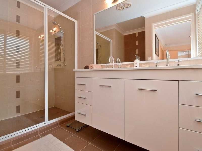 9 Carilla Place, Elanora QLD 4221