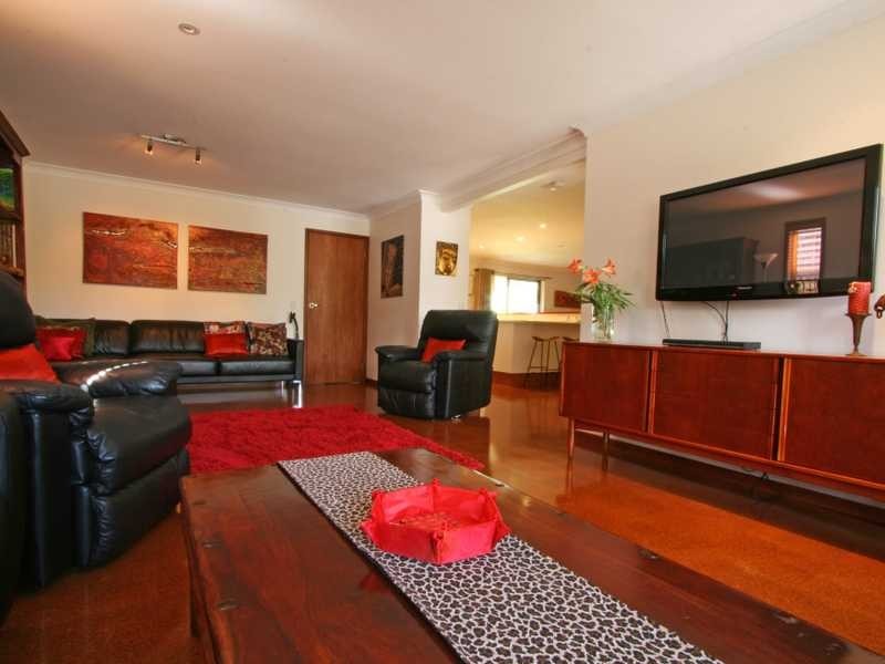 34 Bronzewing Close, Elanora QLD 4221