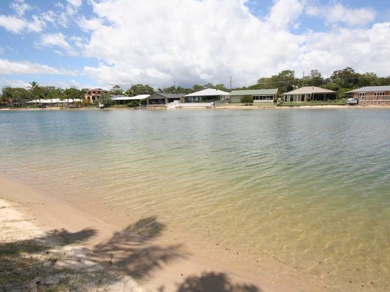 160 Tahiti Avenue, Palm Beach QLD 4221