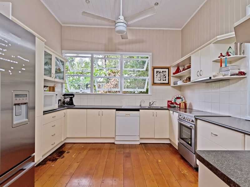 8 Duringan Street, Currumbin QLD 4223