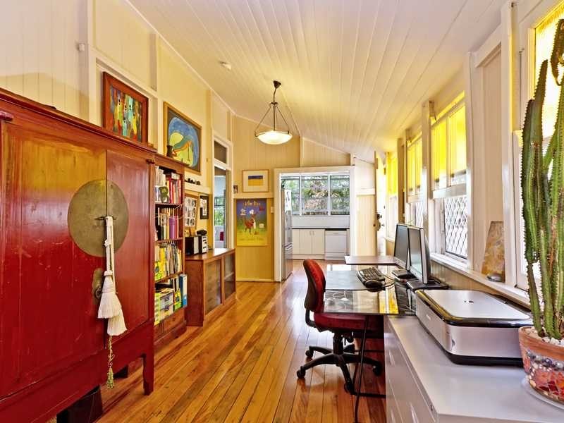 8 Duringan Street, Currumbin QLD 4223