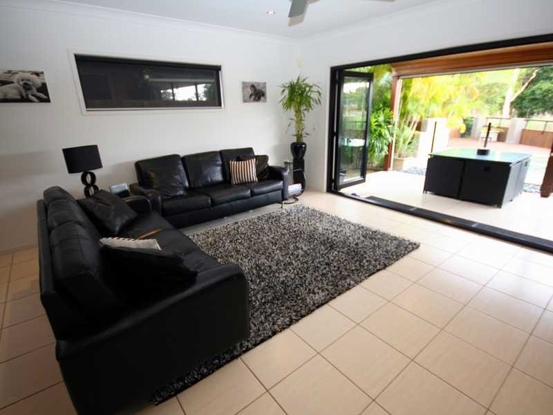 1/11 Tahiti Avenue, Palm Beach QLD 4221