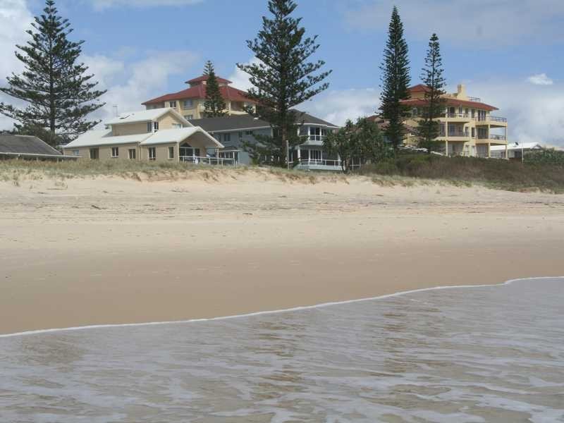 440 The Esplanade, Palm Beach QLD 4221