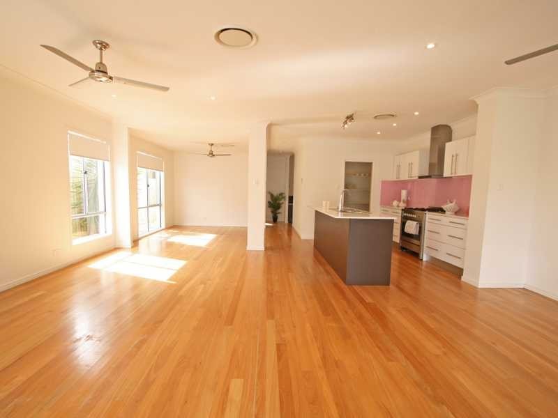 34 TwentyFourth Avenue, Palm Beach QLD 4221