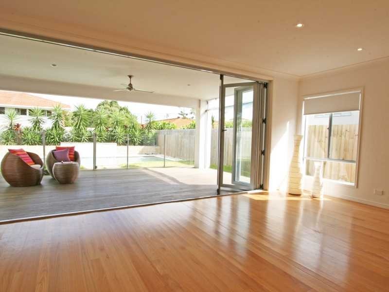 34 TwentyFourth Avenue, Palm Beach QLD 4221