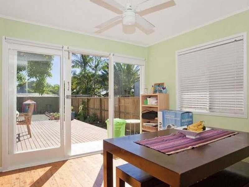 93 Fifth Avenue, Palm Beach QLD 4221