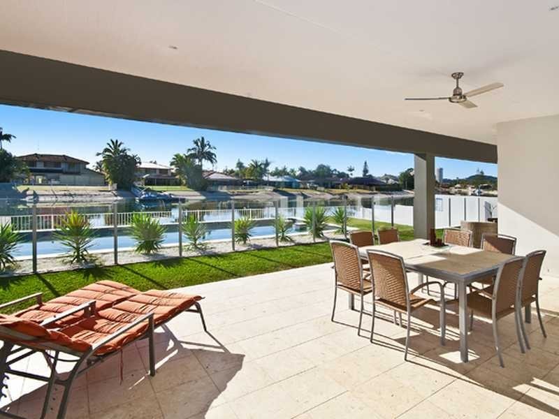 208 Mallawa Drive, Palm Beach QLD 4221