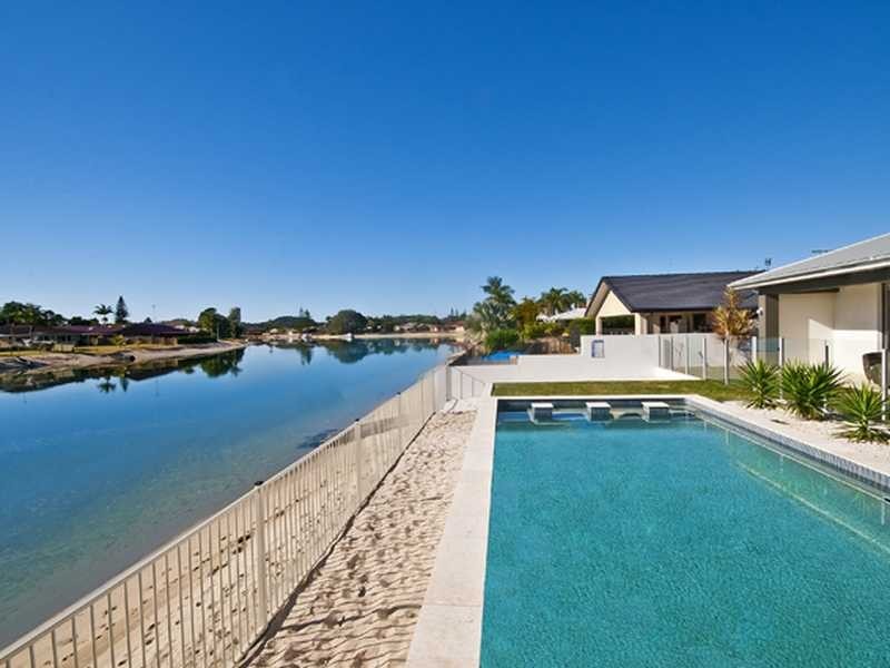 208 Mallawa Drive, Palm Beach QLD 4221