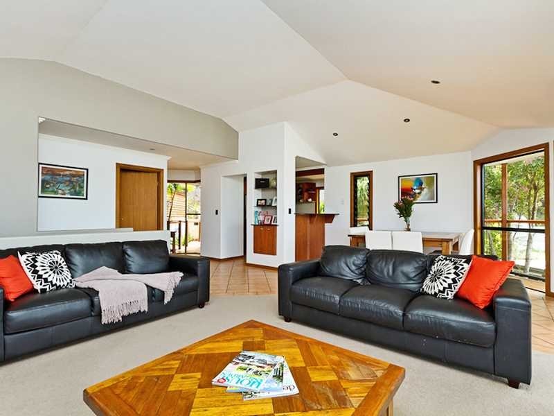 66 Hoffschildt Drive, Currumbin Waters QLD 4223