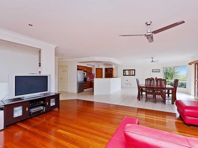 10 Brush Box Street, Elanora QLD 4221