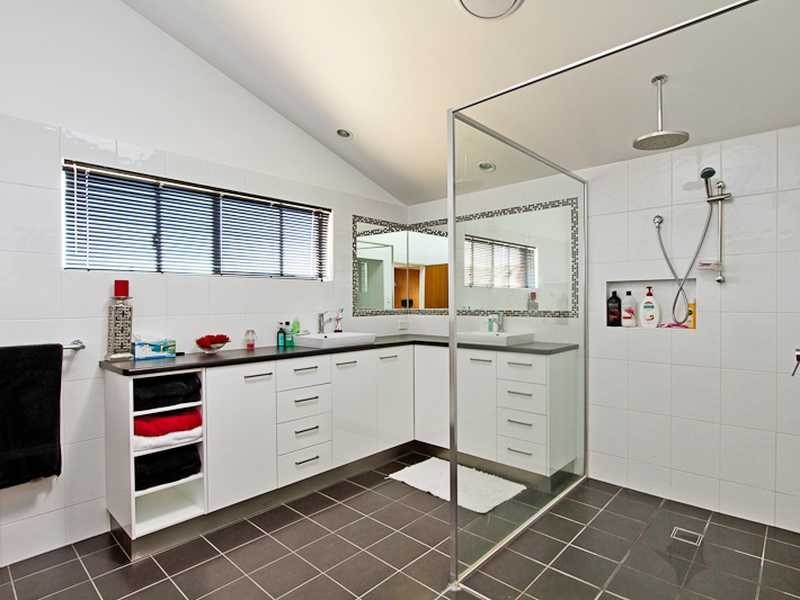 13 Spinnaker Court, Currumbin Waters QLD 4223