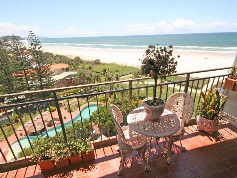 8E/969 Gold Coast Highway, Palm Beach QLD 4221