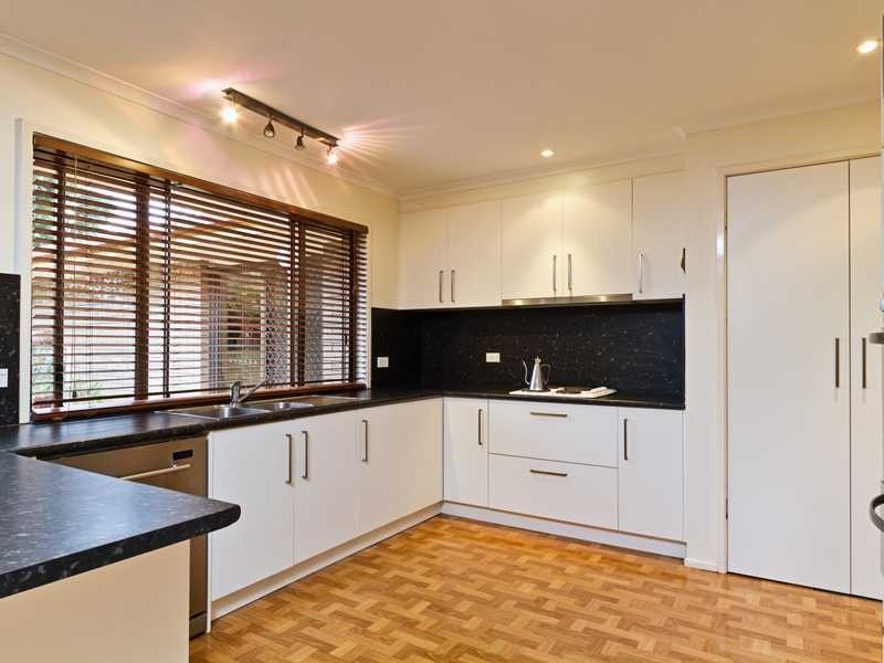 9 Araucaria Way, Elanora QLD 4221