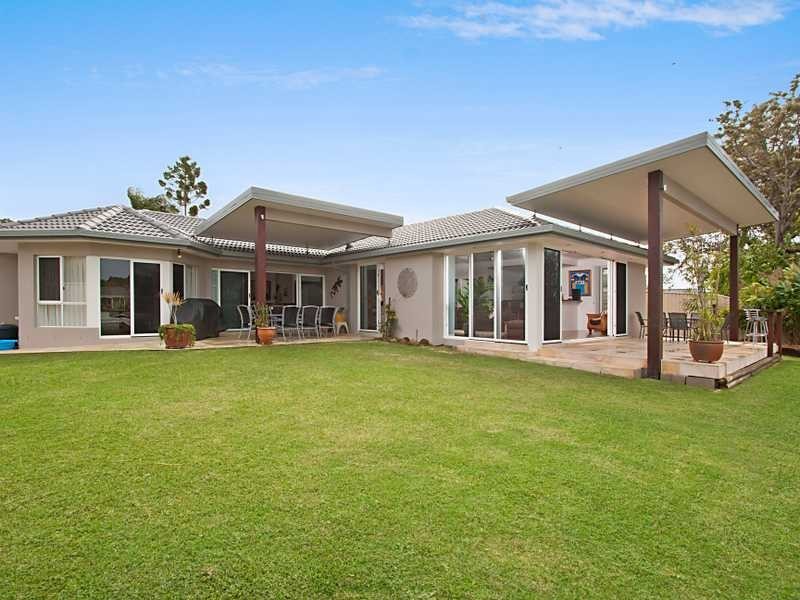 26 Chown Avenue, Currumbin Waters QLD 4223