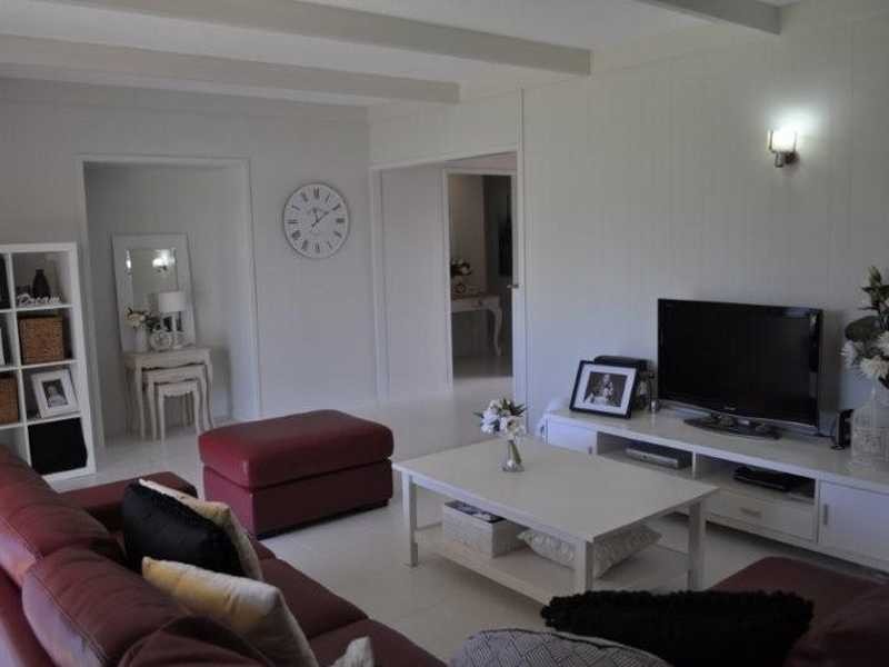 7 Denawen Street, Palm Beach QLD 4221